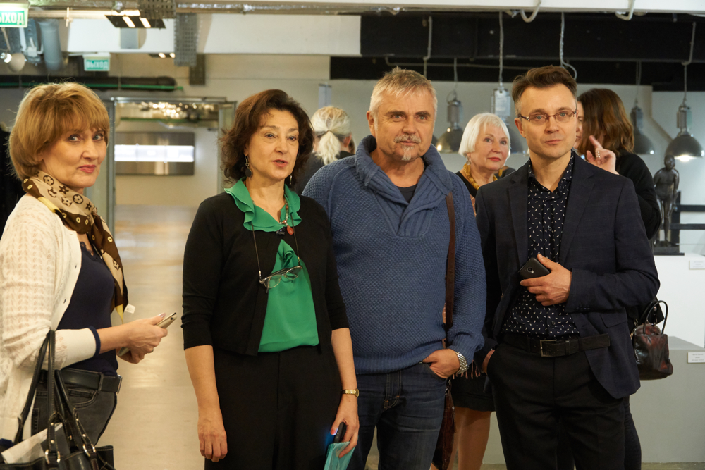 Открытие выставки EAST MEETS WEST GALLERY 