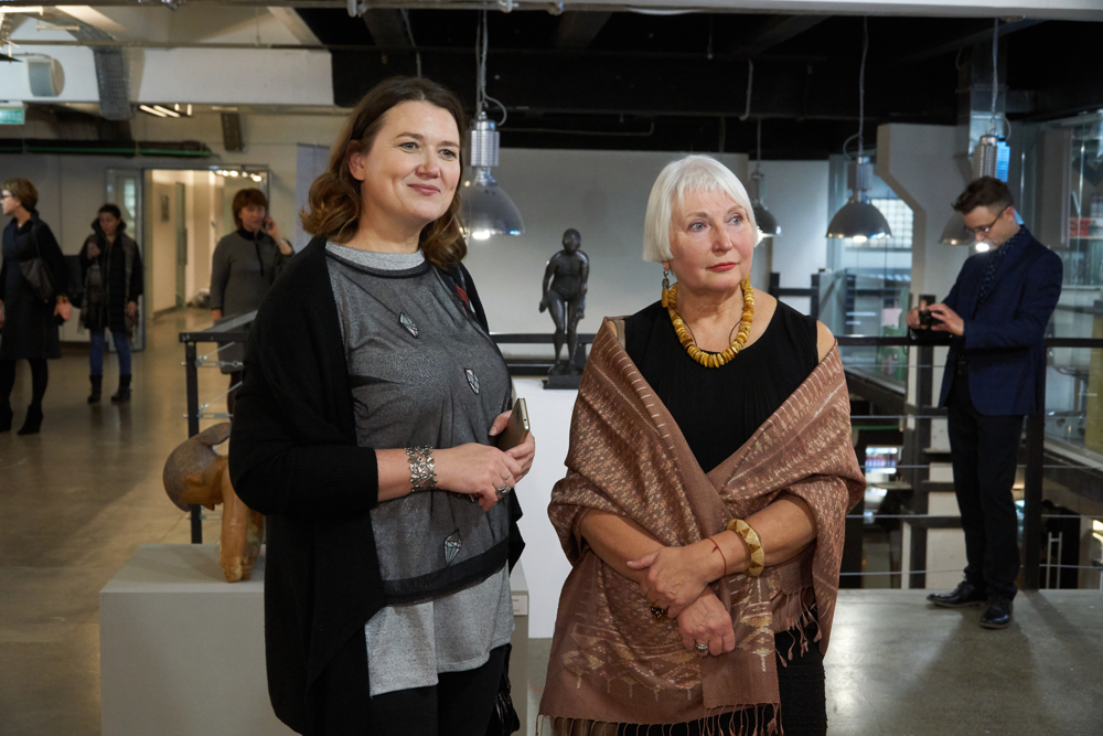 Открытие выставки EAST MEETS WEST GALLERY 